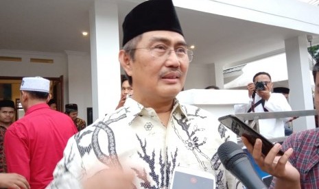 Ketua ICMI, Profesor Jimly Asshiddiqie meresmikan Pusat Kajian Sosial Politik Ekonomi dan Hukum Yayasan Asrama dan Pendidikan Islam, Ahad (19/5).