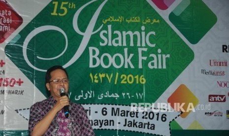 Ketua IKAPI DKI Jakarta Evi Afrizal Sinaro menyampaikan kata sambutannya pada acara tehnikal meeting Islamic Book Fair 2016, di Jaakrta Rabu (27/1). 