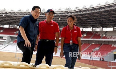 Ketua INASGOC, Erick Thohir meninjau kondisi terkini Stadion Utama Gelora Bung Karno (SUGBK) Senayan Jakarta, Selasa (22/5).