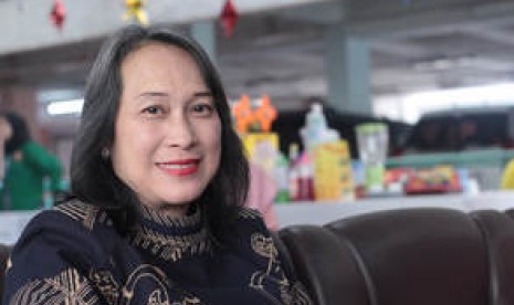  Ketua Jurusan Bahasa Prancis STBA Yapari-ABA Dra. Lina Syawalina, Dipl. CIFR, M.Pd