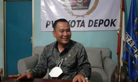 Ketua Komisi A DPRD Kota Depok, Hamzah saat berdiskusi dengan wartawan dan jajaran pengurus Persatuan Wartawan Indonesia (PWI) Kota Depok di Kantor PWI Kota Depok, Selasa (30/11).