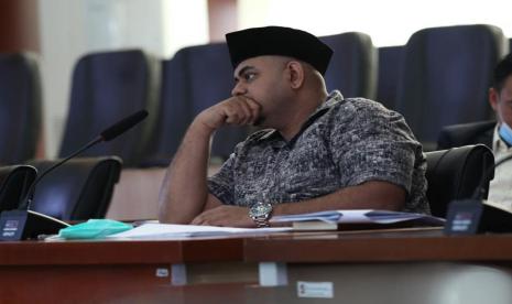 Ketua Komisi IV DPRD Kota Bogor, Said Muhamad Mohan. Usai membahas Rancangan Anggaran Pendapatan Daerah (RAPBD) 2022 Kota Bogor, DPRD Kota Bogor meminta Pemerintah Kota (Pemkot) Bogor meningkatkan pelayanan kesejahteraan sosial untuk masyarakat. Sebab sejauh ini aplikasi Sosial Integrasi Data (Solid) milik Dinas Sosial (Dinsos) Kota Bogor masih belum bekerja maksimal. 