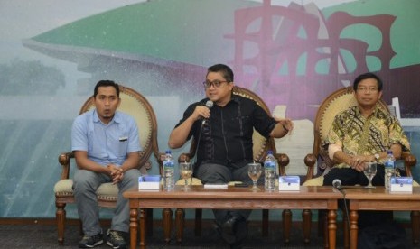 Ketua Komisi IX DPR Dede Yusuf dalam diskusi Forum Legislasi dengan tema 