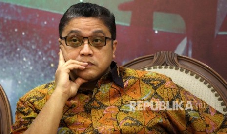 Ketua Komisi IX DPR Dede Yusuf menjadi pembicaradalam diskusi Dialektika Demokrasi di komplek Parlemen, Senayan, Jakarta, Kamis (21/7).