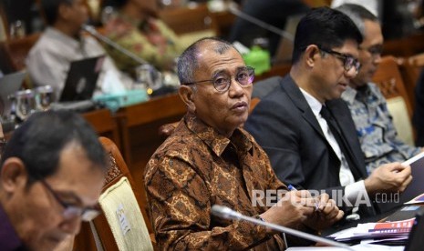 Eks Ketua Komisi Pemberantasan Korupsi (KPK) Agus Rahardjo. Eks Ketua KPK Agus Rahardjo berencana laporkan kekalahannya di Pemilu 2024 ke MK.