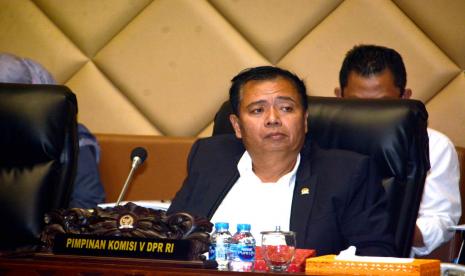 Ketua Komisi V DPR RI, Lasarus, mendesak Pemerintah melalui Kementerian dan Lembaga terkait, segera melakukan Penanggulangan atas bencana banjir yang merendam sedikitnya 2.000 rumah di Kecamatan Serawai, Kabupaten Sintang, Kalimantan Barat (Kalbar), sejak Senin (3/10/2022) kemarin.