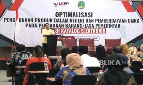 Ketua Komisi XI DPR Mukhamad Misbakhun mendorong yang bergerak di bidang usaha mikro, kecil, dan koperasi (UMKK) di Kota Pasuruan, Jawa Timur, naik kelas dengan menjadi mitra pemerintah.