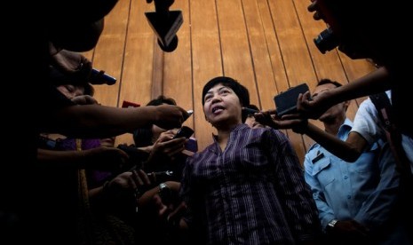 Ketua Komnas HAM, Siti Noor Laila (tengah) memberi keterangan kepada wartawan di Lapas 2B Cebongan, Sleman, Yogyakarta, Selasa (26/3)