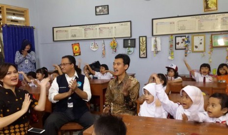 Ketua KPAI, Asrorun Niam bersama Menteri Pendidikan Nasional, Anies Baswedan