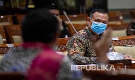 Ketua KPK Firli Bahuri dalams suatu rapat dengar pendapat dengan Komisi III DPR di Kompleks Parlemen, Senayan. (ilustrasi)