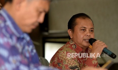 Chairman of the Jakarta General Election Commission Sumarno announced schedule of public debate of Jakarta gubernatorial election candidates, on Wednesday. The pubic debate will be held on Friday (January 13).