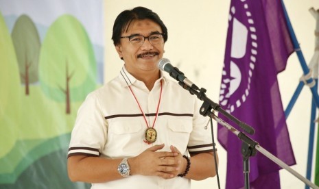 Menteri Pemuda dan Olahraga (Menpora) periode 2004-2009, Adhyaksa Dault.