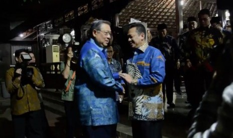 Ketua Majelis Permusyawaratan Rakyat (MPR) RI, Bambang Soesatyo bersama Presiden RI ke-6 Susilo Bambang Yudhoyono