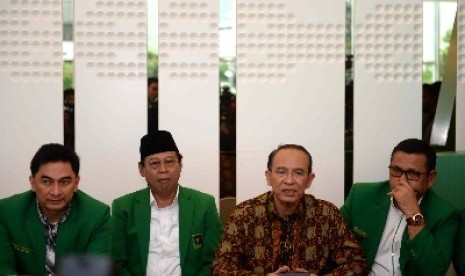 Ketua Majelis Pertimbangan PPP Suryadharma Ali (dua dari kanan).