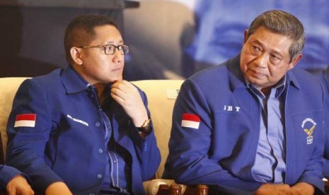  Ketua Majelis Tinggi Partai Demokrat Susilo Bambang Yudhoyono (kanan) bersama Ketua Umum Partai Demokrat Anas Urbaningrum.