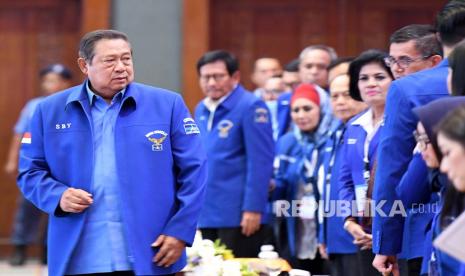 Ketua Majelis Tinggi Partai Demokrat, Susilo Bambang Yudhoyono (kiri)