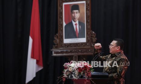 Ketua MPR Bambang Soesatyo kembali menyinggung soal rencana perubahan UUD 1945 secara terbatas di acara peringatan Hari Konstitusi sekaligus perayaan HUT MPR RI ke-76, Rabu (18/8). 