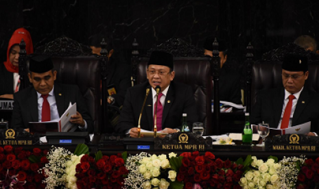 Ketua MPR Bambang Soesatyo saat pelantikan Presiden dan Wakil Presiden Indonesia periode 2019-2024, di Gedung MPR Jakarta, Ahad (20/10).