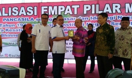 Ketua MPR melakukan sosialiasai empat pilar dalam rangka peringatan 100 tahun Perguruan Ta'allumul Huda.