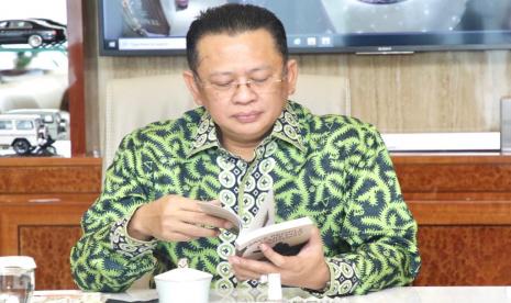 Ketua MPR RI Bambang Soesatyo (Bamsoet) meminta pemerintah provinsi DKI Jakarta tetap melakukan imbauan kepada masyarakat terkait sanksi protokol kesehatan dan bahaya Covid-19. Imbauan ini baik secara langsung atau melalui media siar, spanduk, media sosial, dan infografis yang mudah dimengerti dan dipahami, untuk menumbuhkan kepedulian masyarakat terhadap kesehatan lingkungan dan pribadi.