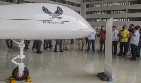 Produk drone Elang Hitam yang dikembangkan BRIN, semula digunakan untuk kepentingan militer kini dialihkan untuk sipil berada di hangar di PT Dirgantara Indonesia, Kota Bandung (ilustrasi).