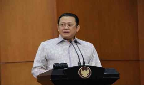 ketua MPR RI Bambang Soesatyo mendukung aturan yang dikeluarkan Bawaslu dalam menegakkan protokol kesehatan (prokes) pada pelaksanaan Pilkada 2020, khususnya pada saat pemungutan suara dan diharapkan dengan adanya aturan tersebut, pelaksanaan Pilkada 2020 pada 9 Desember mendatang dapat berjalan sesuai asas Pemilu serta pelanggaran terhadap prokes dapat diminimalisir.