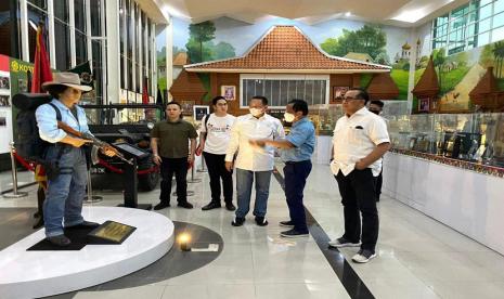 Ketua MPR RI Bambang Soesatyo mengapresiasi pendirian museum Bang Yos yang didirikan mantan Pangdam Jaya/Gubernur DKI Jakarta Letjen TNI (purn) Sutiyoso atau biasa dipanggil Bang Yos