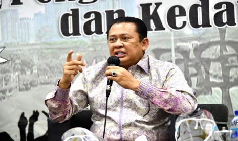 Ketua MPR RI Bambang Soesatyo menyoroti tingginya angka pemutusan hubungan kerja (PHK) selama pandemi Covid-19. KADIN Indonesia mencatat hingga awal Oktober 2020 sudah lebih dari 6,4 juta pekerja di PHK. Sementara data Kementerian Keuangan, pandemi Covid-19 telah menyebabkan peningkatan jumlah pengangguran sebanyak 2,67 orang. Sehingga per bulan November 2020 ini total jumlah pengangguran sudah mencapai 9,77 juta orang. 