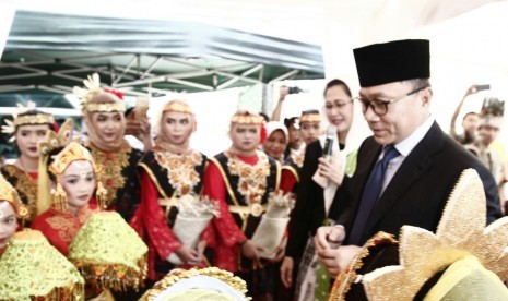 Ketua MPR RI, Zulkifli Hasan, menghadiri acara Festival Budaya Anak Bangsa ke VIII dengan tema ‘Ayo Cintai Lingkungan’ dalam rangka merayakan hari anak sedunia, di Teater Kecil, Taman Ismail Marzuki Jakarta, Sabtu (19/11).