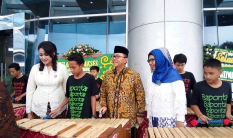 Ketua MPR RI, Zulkifli Hasan, menghadiri acara Kowani Fair 2017 di Gedung Smesco, Pancoran, Jakarta Selatan, Sabtu (3/6). 