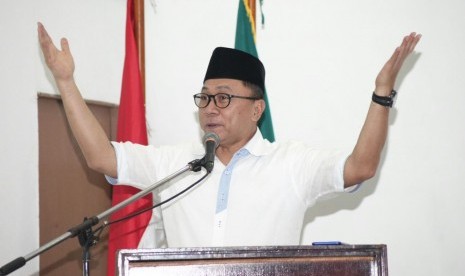 Ketua MPR RI, Zulkifli Hasan, menghadiri sidang dewan pleno nasional (SPDN) Pengurus Besar Pelajar Islam Indonesia (PII) di Islamic Center Bekasi, Jawa Barat, Jumat (18/11).