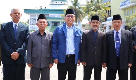 Ketua MPR RI, Zulkifli Hasan mengunjungi Pondok Pesantren Darussalam Modern Gontor Ponorogo, Selasa (24/4).