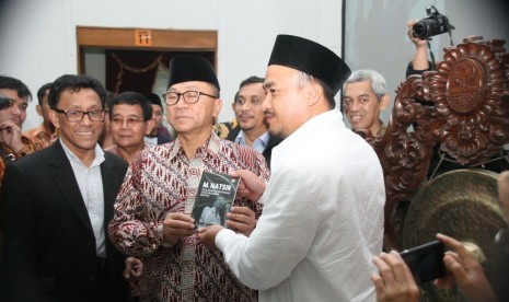 Ketua MPR RI, Zulkifli Hasan, menjadi pembicara kunci dalam seminar nasional bertema Mosi Integral M Natsir, Upaya Pemersatu Bangsa di Gedung Merdeka, Bandung, Jawa Barat, Sabtu (5/8).