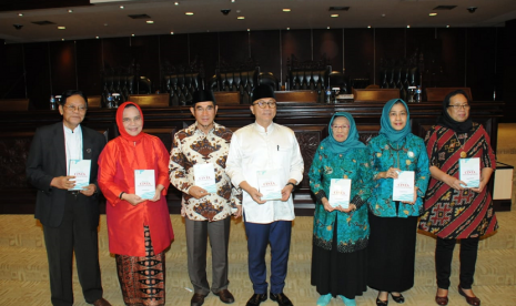 Ketua MPR Zulkifli Hasan dalam acara Milad Satu Abad Wanita Syarikat Islam (WSI).