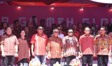 Ketua MPR Zulkifli Hasan ikut jadi bagian meriahnya Festival Cap Go Meh Glodok 2018 di LTC Glodok, Ahad (4/3).