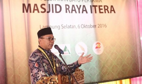 Ketua MPR Zulkifli Hasan ikut meresmikan masjid raya ITERA.