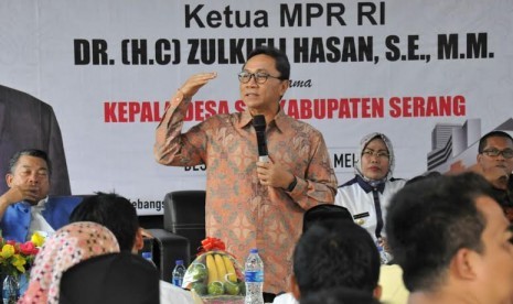 Ketua MPR Zulkifli Hasan melakukan dialog kebangsaan di Serang.