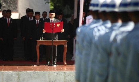 Ketua MPR Zulkifli Hasan membaca teks Pancasila dalam rangka Hari Kesaktian Pancasila