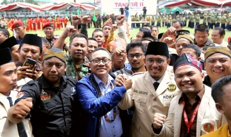 Ketua MPR Zulkifli Hasan memberi Kuliah Umum di depan ribuan mahasiswa Universitas Palangkaraya, Palangkaraya, Kalimantan Tengah, Senin (27/11). 