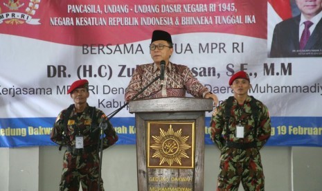 Ketua MPR, Zulkifli Hasan, memberi Sosialisasi Empat Pilar kepada warga Muhammadiyah, Kabupaten Temanggung, Jawa Tengah, Ahad (19/2). 