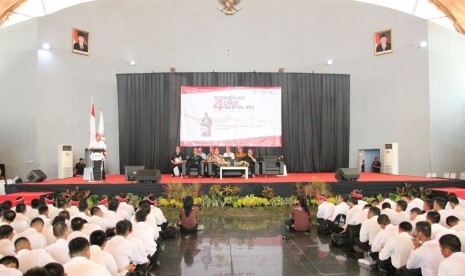 Ketua MPR Zulkifli hasan memberikan orasi di hadapan mahasiswa baru Telkom University, Senin (14/8).