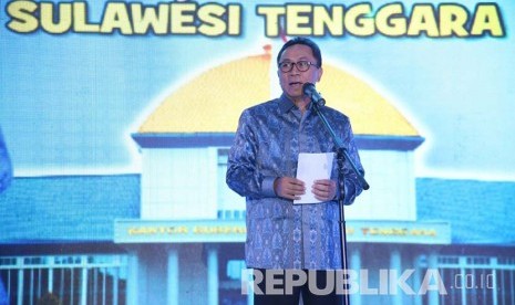 Ketua MPR Zulkifli Hasan membuka acara Ekspose 8 Tahun Nusa Membangun  Sulawesi Tenggara (Sultra) di Kendari, Kamis (18/2)