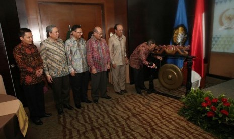 Ketua MPR Zulkifli Hasan membuka acara Expert Meeting kerjasama MPR dengan Universitas Pancasila, di Jakarta, Kamis (27/10).