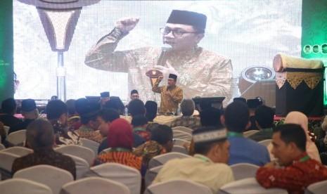 Ketua MPR Zulkifli Hasan mengingatkan kembali pentingnya mengembalikan nilai dan semangat Pancasila di bidang ekonomi saat menghadiri Kongres Umat Islam MUI bertajuk 'Arus Baru Ekonomi Ummat' di Jakarta, Sabtu (23/4). 