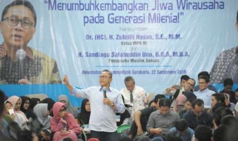 Ketua MPR Zulkifli Hasan menjadi narasumber Kuliah Umum Kewirausahaan Dan Kebangsaan bertema 'Menumbuhkembangkan Jiwa Wirausaha Pada Generasi Milenial', di Universitas Muhammadiyah Surakarta (UMS), Surakarta, Jawa Tengah, Sabtu (22/9).