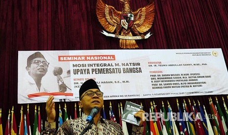 Ketua MPR Zulkifli Hasan menyampaikan sambutan pada acara Seminar Nasional, Mosi Integral M. Natsir 