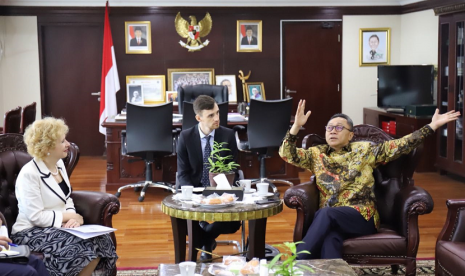 Ketua MPR Zulkifli Hasan menyebut hubungan Indonesia dengan Rusia dekat dan kuat.