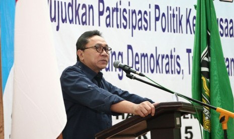 Ketua MPR Zulkifli Hasan saat menjadi keynote speech Seminar Nasional di Universitas Andalas, Padang Sumatera Barat, Selasa (1/9).