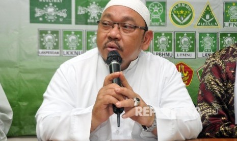 Ketua Umum MUI DKI Jakarta, KH Munahar Muchtar, belum mengeluarkan pernyataan resmi terkait aturan sholat