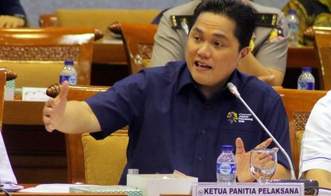 Ketua Panitia Penyelenggara Asian Games 2018 (INASGOC) Erick Thohir mengikuti Rapat Dengar Pendapat Umum (RDPU) bersama Komisi X DPR di Kompleks Parlemen, Senayan, Jakarta, Rabu (25/7). 